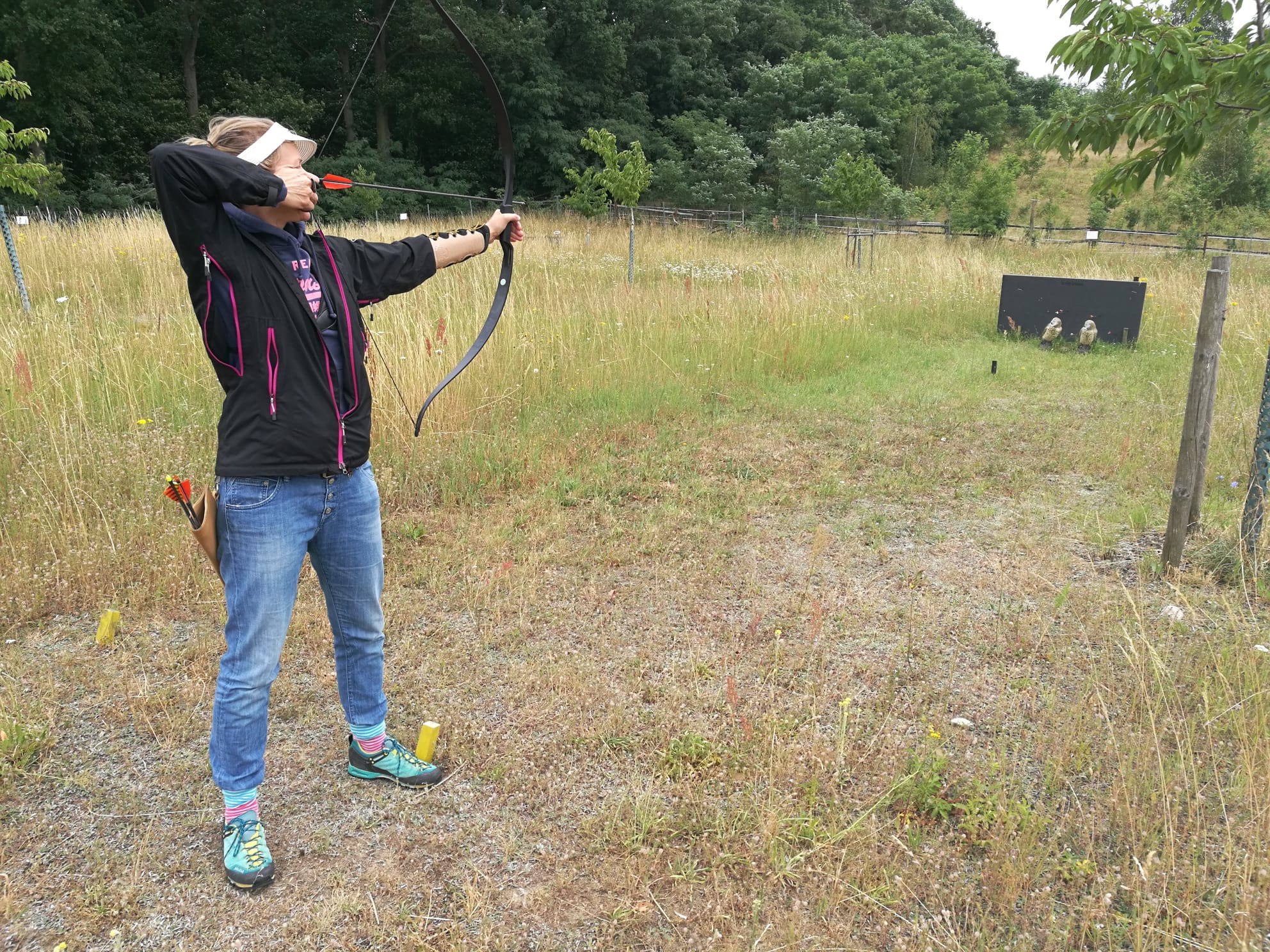 Betreiberin der Plattform bogensportinfo.com beim Bogenschie&szlig;en