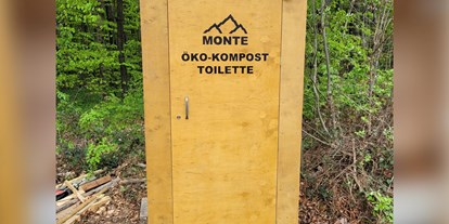 Parcours - Unterzögersdorf - Der Ort für Eure Notdurft.
Unseren Schützen steht eine eigene Toilette zur Verfügung. Es handelt sich dabei um eine umweltfreundliche Komposttoilette. - Bogenparcours Scheiblingstein