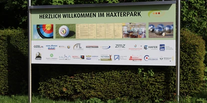 Parcours - Spezielles Zubehör nach Kundenwunsch: Bogenhüllen - Deutschland - Eingang zum Haxterpark - Bogensport im Haxterpark GmbH