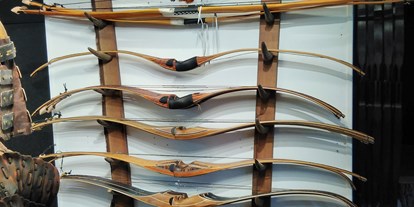 Parcours - Pielenhofen - Shrewbows made by Henry Bodnik. 
Die kürzesten Langbögen mit der Wurfleistung eines Recurve. AUch hier gilt die 30 jährige Garantie - Bogensport Regensburg