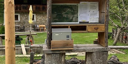 Parcours - Darf ich mit meinem Wohnmobil nächtigen - Steiermark - Anmeldung und Kassa für den Parcours, direkt neben dem Parkplatz - 3D Bogenparcours – „Ströchauer Schützenluit“ Verein Praxis Natur