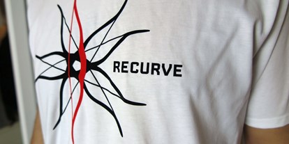 Parcours - wir sind.....: reiner Onlinehändler - BOWTIQUE Shirt Recurve Eccentric.
www.bowtique.de - BOWTIQUE