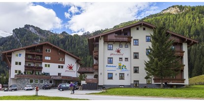 Parcours - Ausstattung Beherberung: Parkplatz beim der Unterkunft - Tirol - Hotel Hintertuxerhof