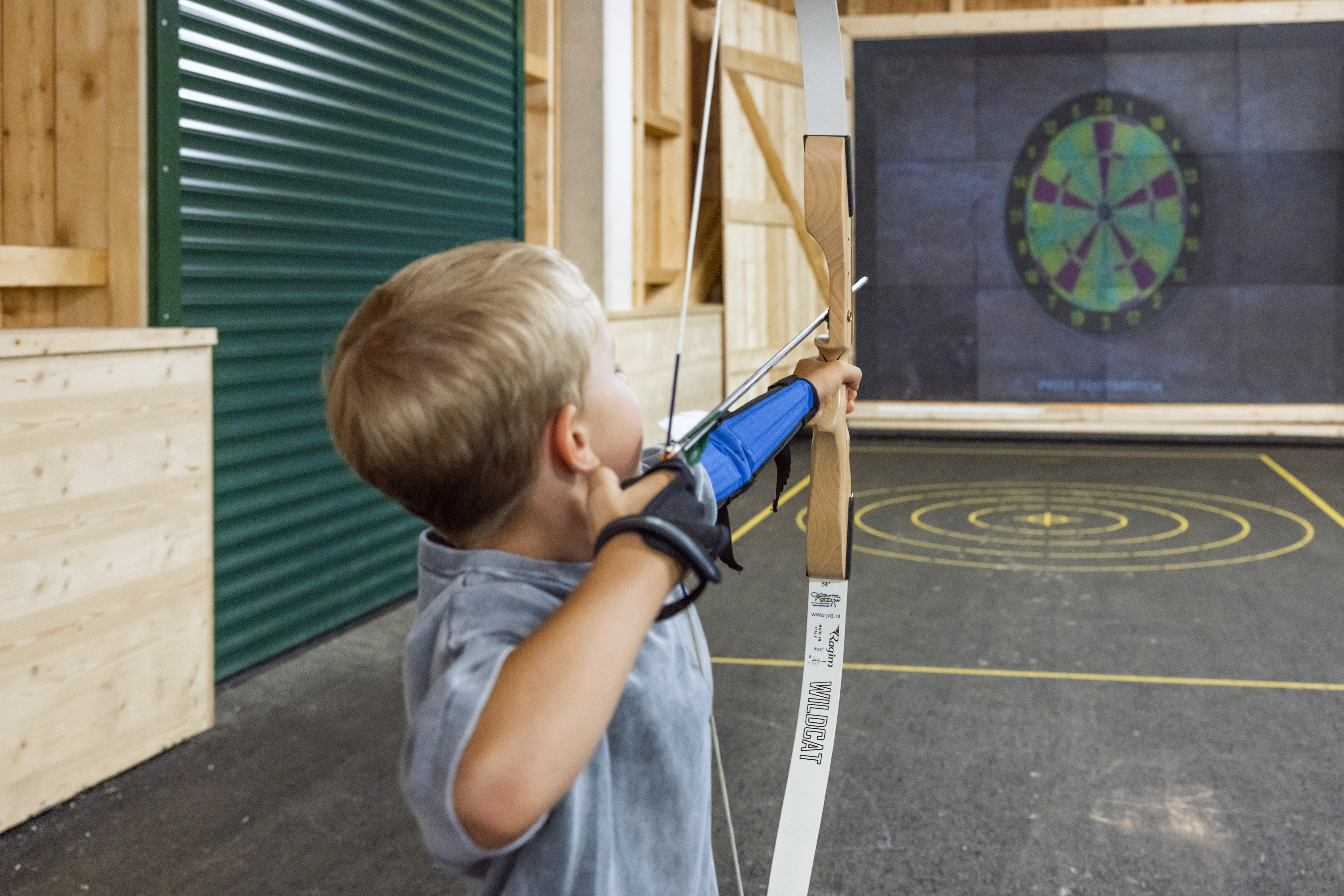 3D Parcour Bogensport - Targets: 3D Tiere - Kind im 4D-Bogenkino in der Freizeithalle im Narzissendorf Zloam - 4D-Bogenkino Zloam