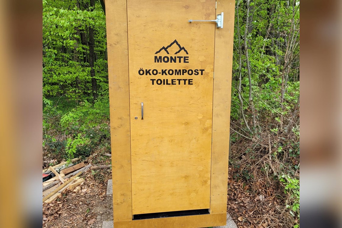 Parcours: Der Ort für Eure Notdurft.
Unseren Schützen steht eine eigene Toilette zur Verfügung. Es handelt sich dabei um eine umweltfreundliche Komposttoilette. - Bogenparcours Scheiblingstein
