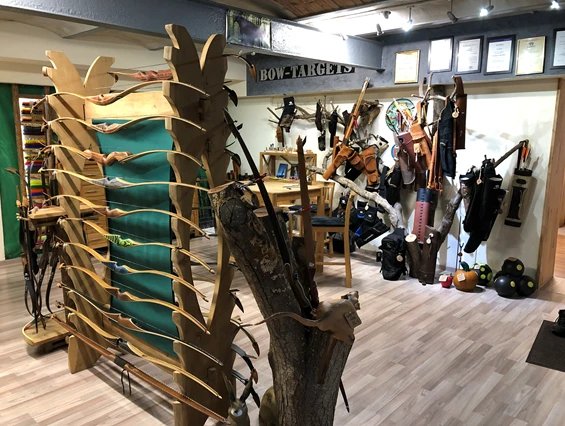 Einkaufen: Ladengeschäft Innen - Bow-Targets & Sohn GmbH