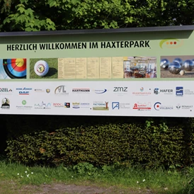 Einkaufen: Eingang zum Haxterpark - Bogensport im Haxterpark GmbH