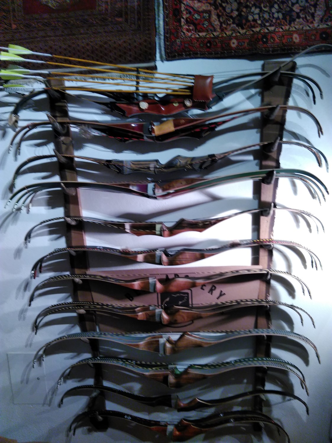 Einkaufen: ca 35 Bögen des führenden amerikanischen Bogenherstellers FRED BEAR ARCHERY - Bogensport Regensburg