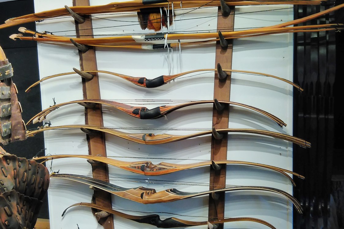 Einkaufen: Shrewbows made by Henry Bodnik. 
Die kürzesten Langbögen mit der Wurfleistung eines Recurve. AUch hier gilt die 30 jährige Garantie - Bogensport Regensburg