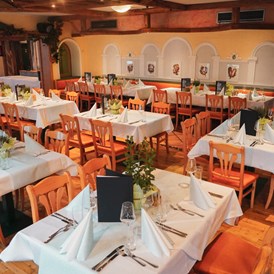 Urlaub & Essen: Maurerwirt-Restaurantsaal  - Gasthof Maurerwirt