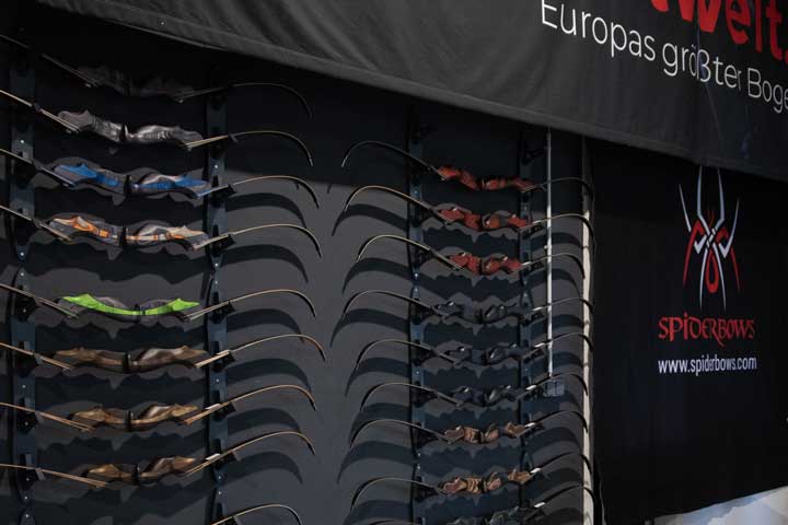 3D archery course - Bogen Sortiment: Langbögen - Eine breite Auswahl an Spiderbows und Falkenholz Bögen laden zum Stöbern ein - BogenSportWelt Bad Dürkheim