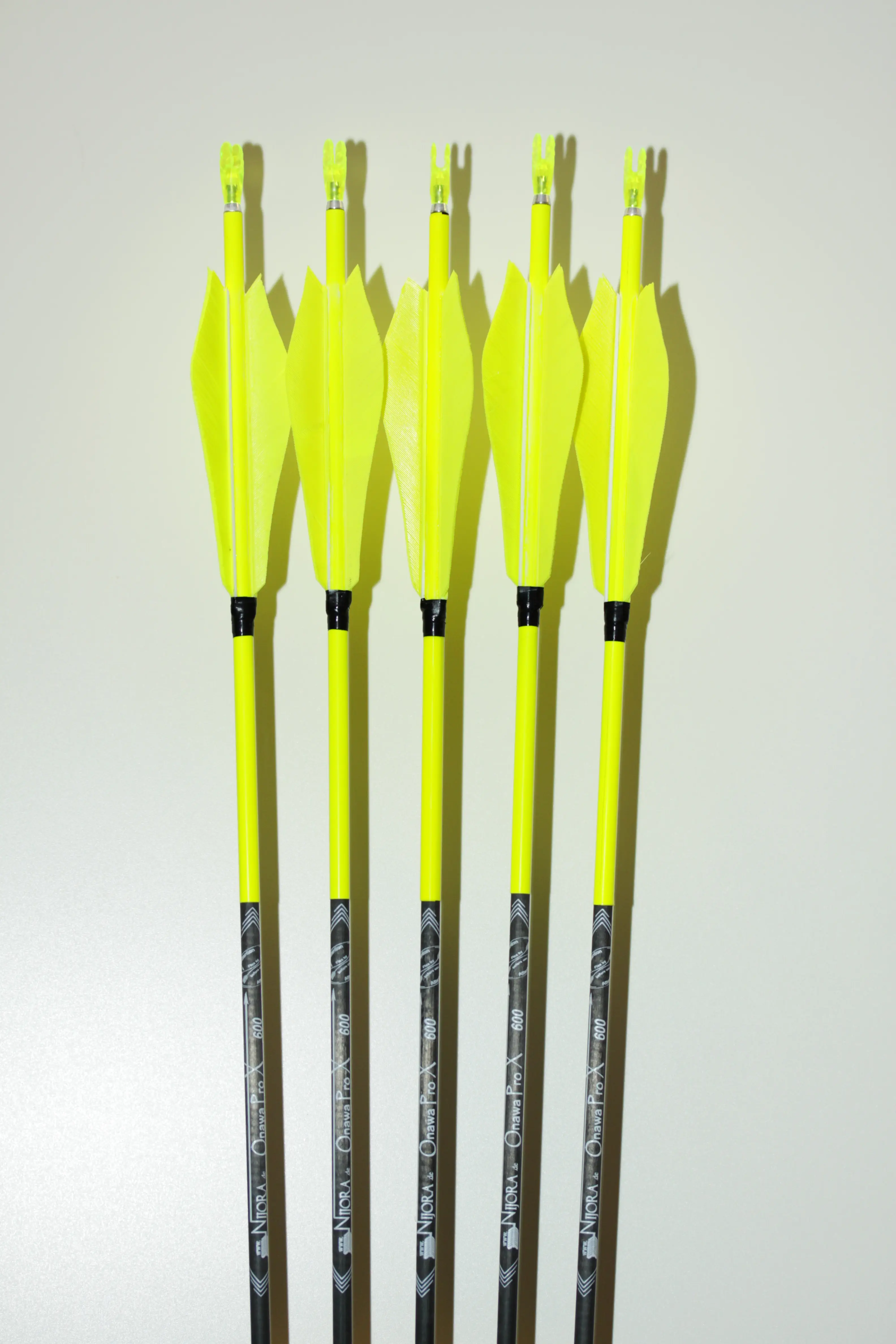 Einkaufen: Carbonpfeil Onawa ProX mit Speedlinefedern und Cresting in Neon Gelb. Spitze TopHat SL Convex Typ II 0.166 - Sherwoodforest.de