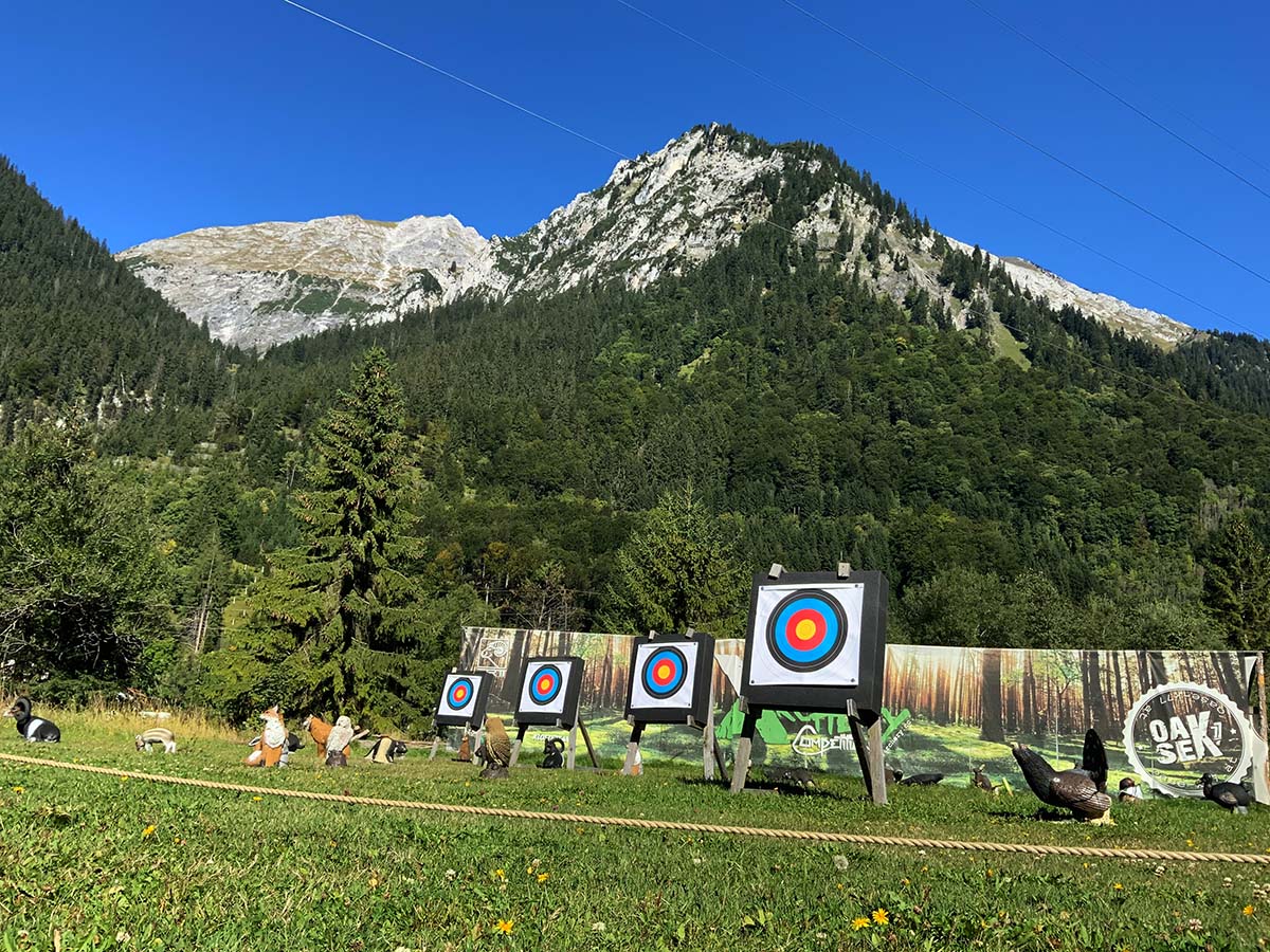 3D archery course - Zams - Einschussplatz mit Scheiben und rund 20 3D Tieren. Der Einschussplatz ist Rollstuhlgerecht! - OASE-K77 3D-Parcours