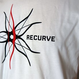Einkaufen: BOWTIQUE Shirt Recurve Eccentric.
www.bowtique.de - BOWTIQUE