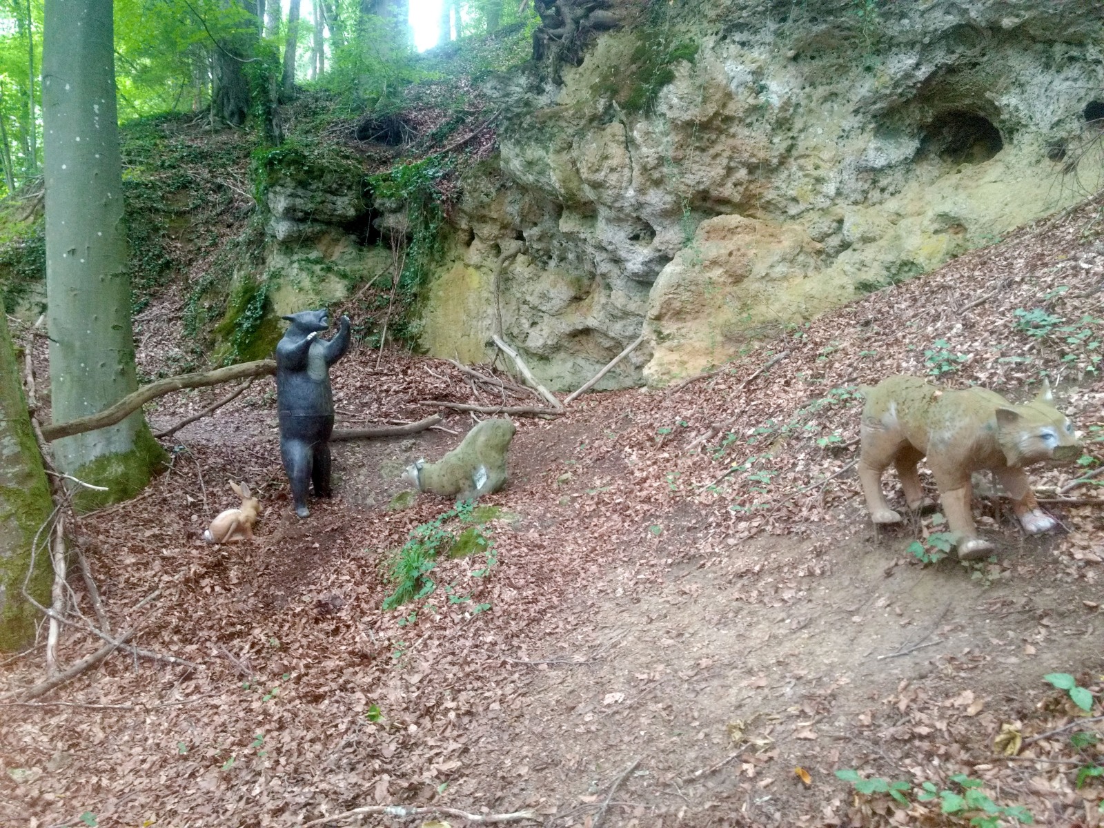 3D Parcour Bogenschießen: 3D Parcours  Freien Bogenschützen Fränkische Schweiz e.V.>