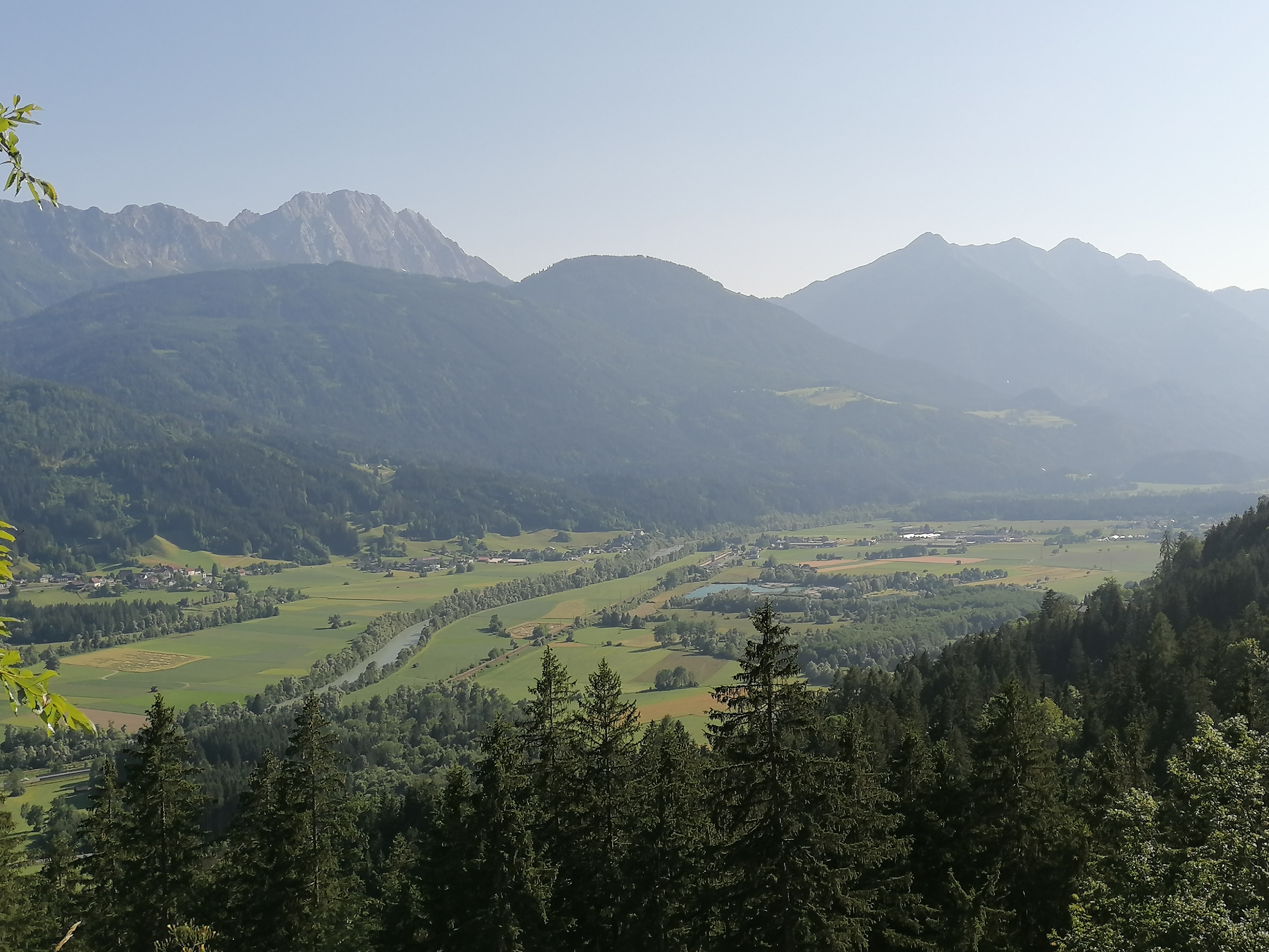 Urlaub & Essen-Details: Blick auf das Drautal - Waldpension Ranner
