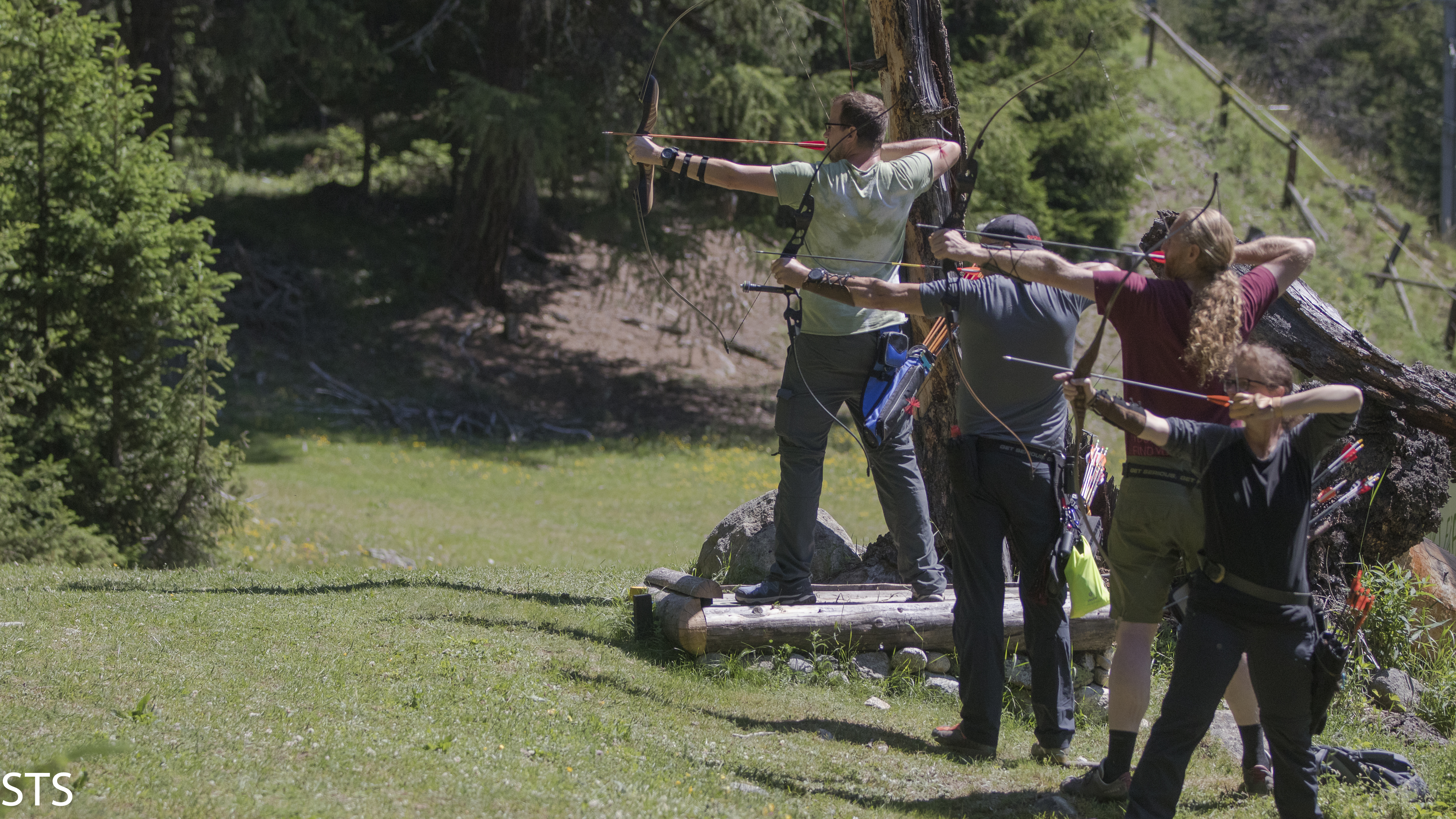 3D Parcour Bogensport - Schweiz - Die schiessen alle gleichzeitig auf unseren UHU..... - Bogenparcours Engadin